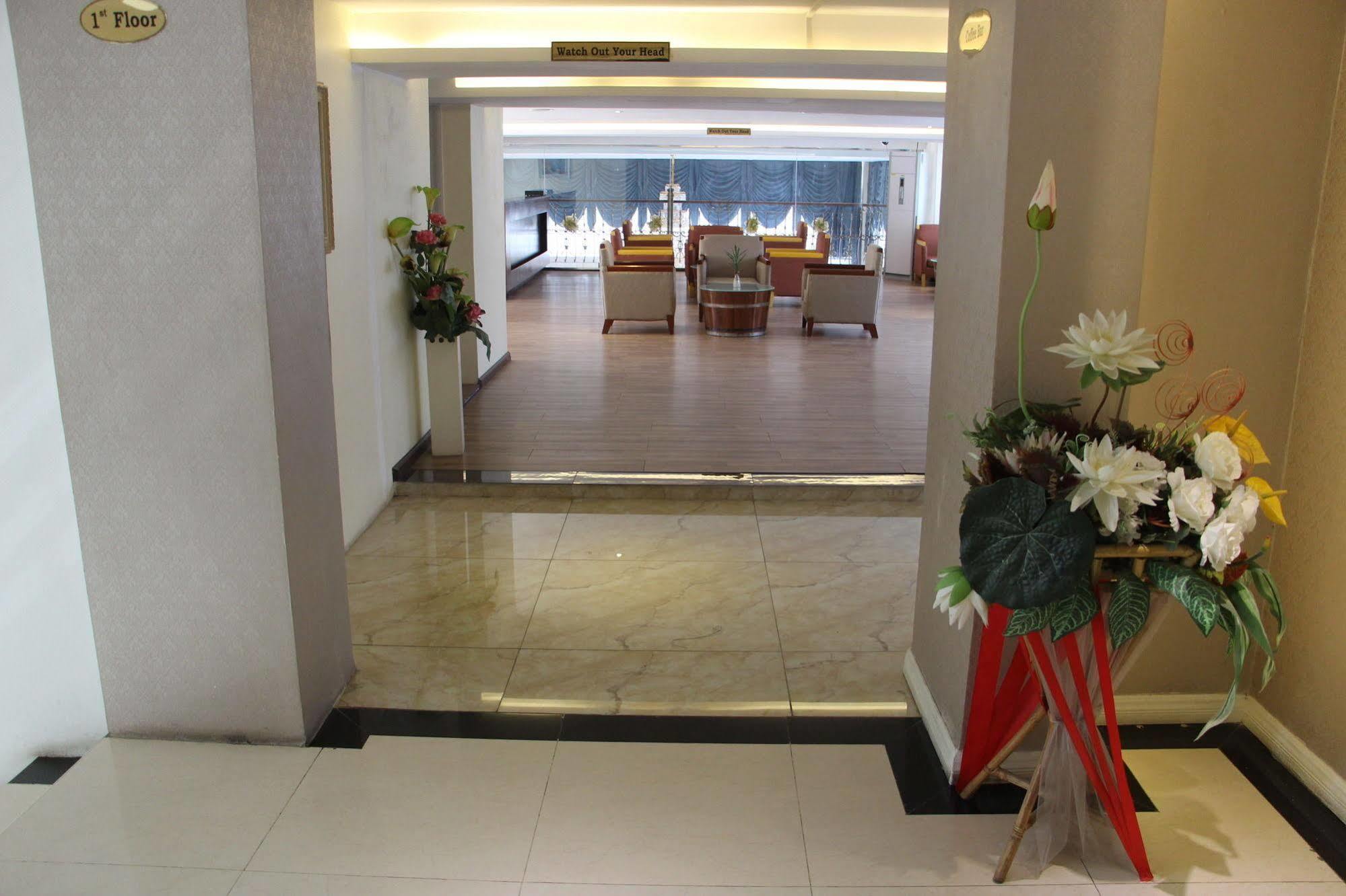 Sunny Holiday Hotel Gyogon Extérieur photo