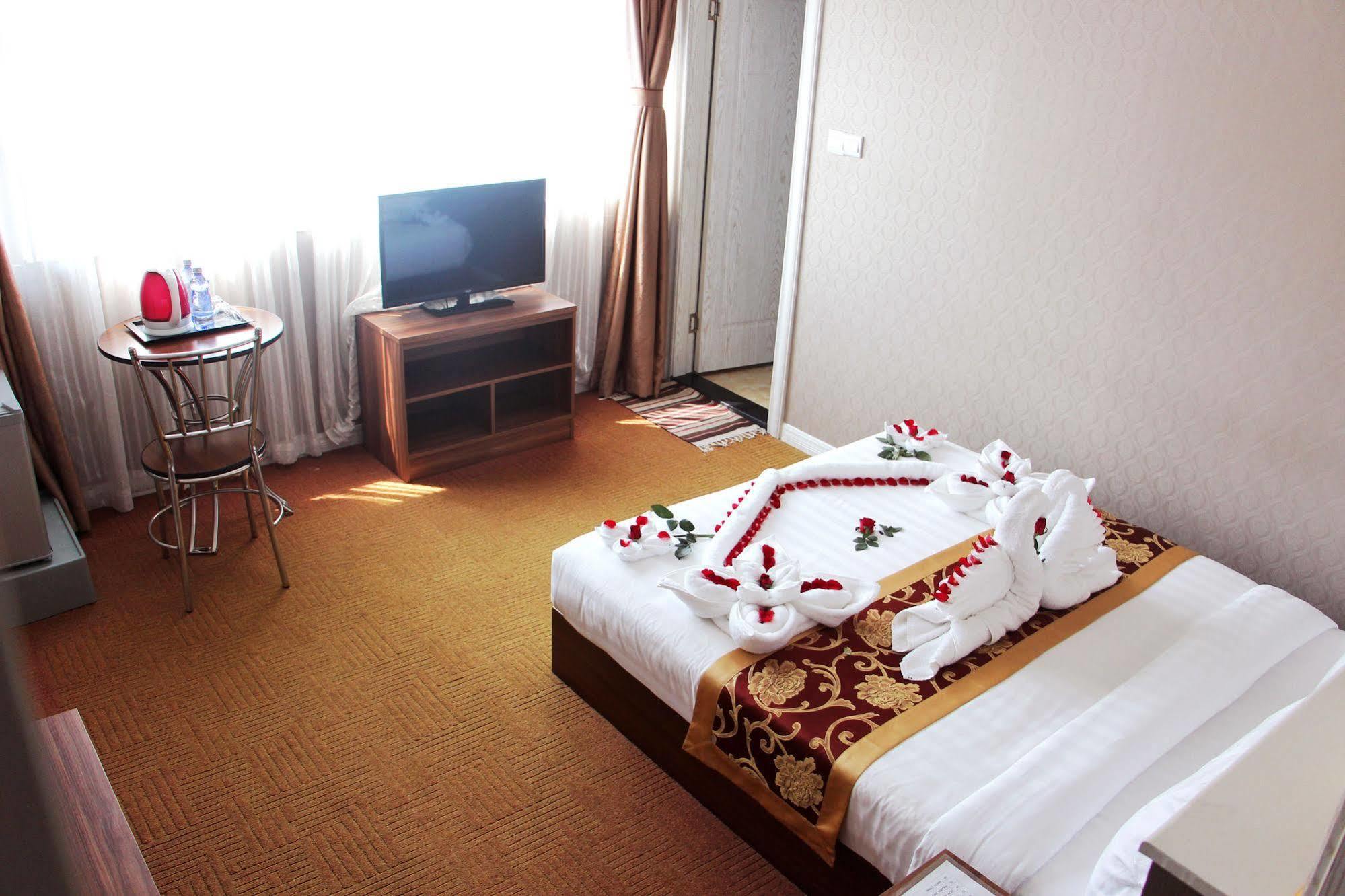 Sunny Holiday Hotel Gyogon Extérieur photo